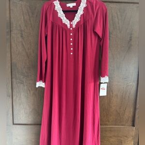 NWT Eileen West Nightgown with Lace Trim